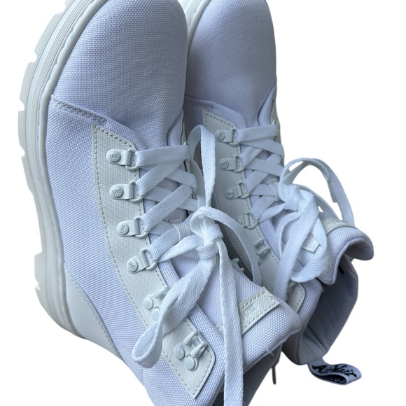 Dr. Martens Combs Platform Boot - Women's Size 10 Combs  Boot - Picture 9 of 17